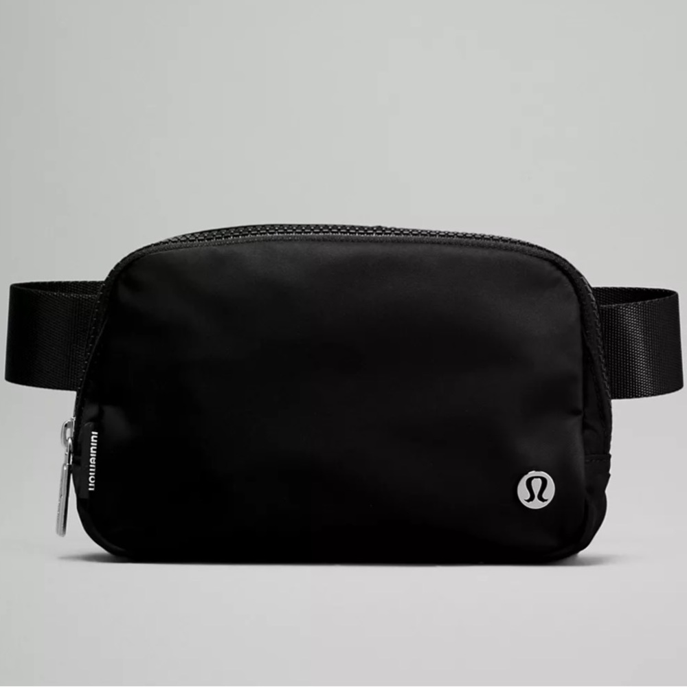 Lululemon Everywhere Belt Bag NWT